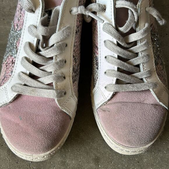 Vintage Havana Pink adorable worn once size 6 sneakers - Picture 2 of 9